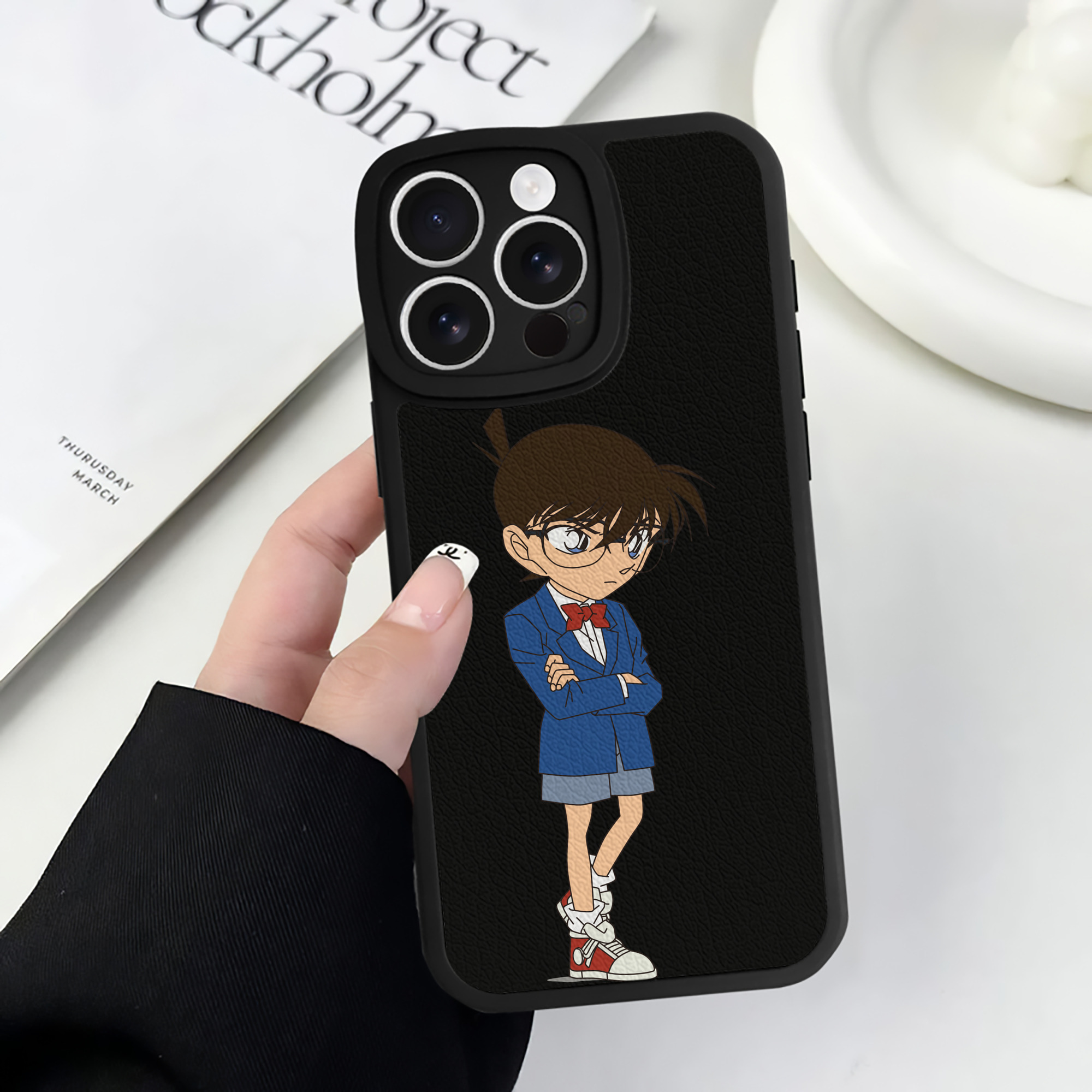 （画像用） 名探偵コナン 江戸川 コナン Detective Conan Conan Edogawa 【iPhone 16シリーズ対応】シリコンスマホケース（レザー調） 材質：シリコン